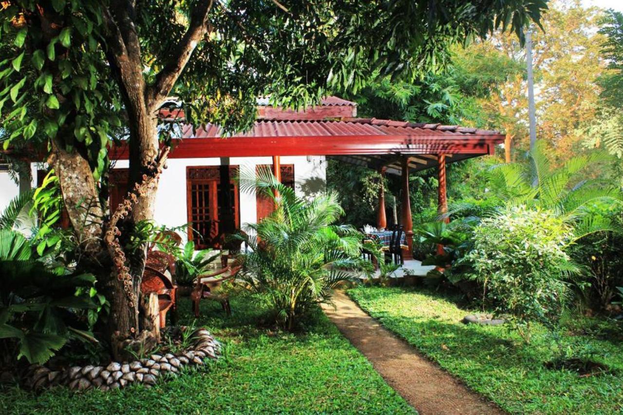 Keerthi Homestay Sigiriya Bagian luar foto
