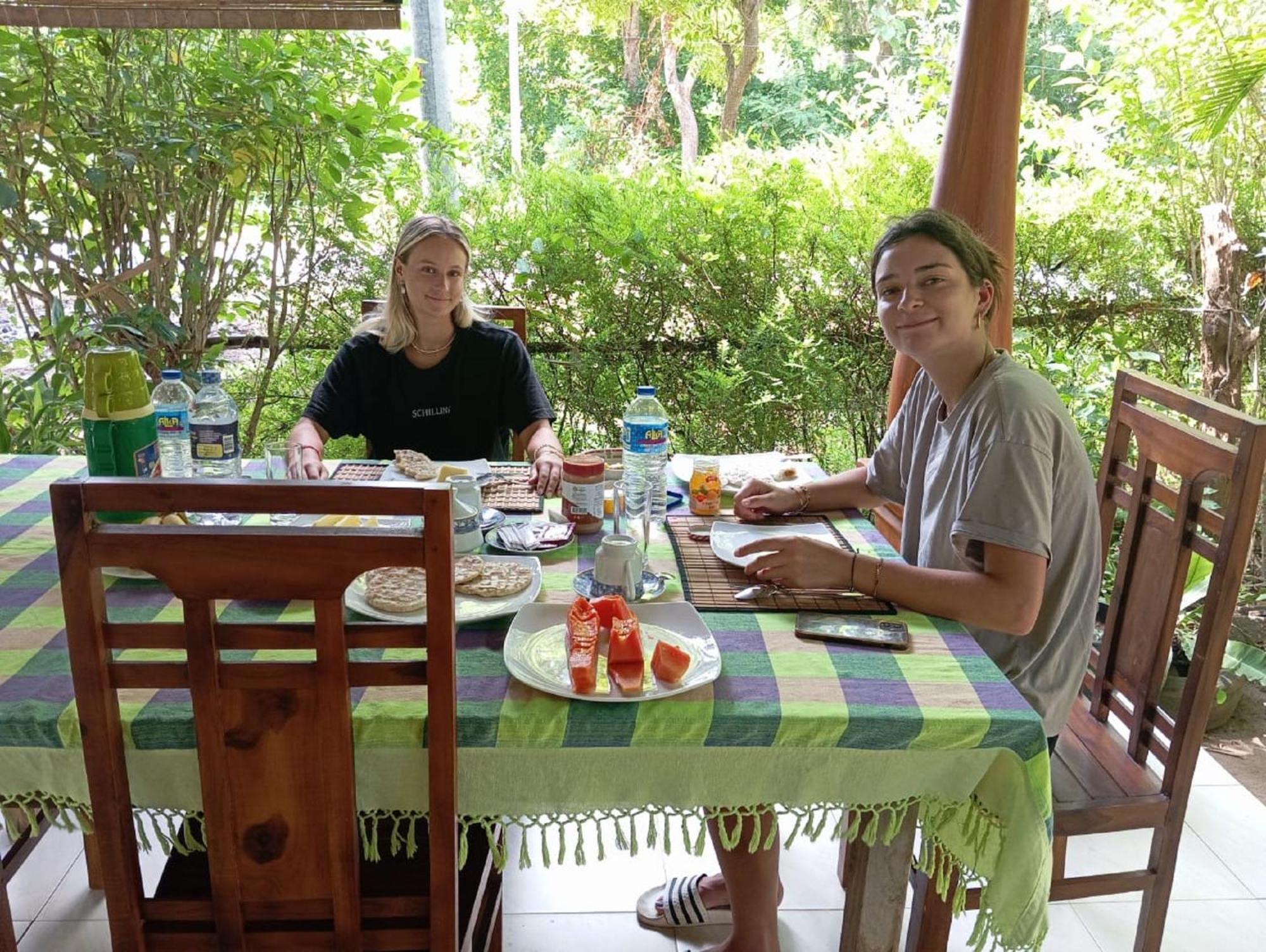 Keerthi Homestay Sigiriya Bagian luar foto